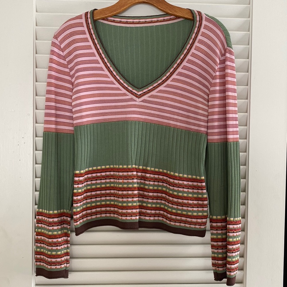 Colorful v-neck top